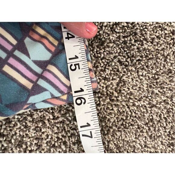 LulaRoe tall and curvy leggings - Picture 7 of 8